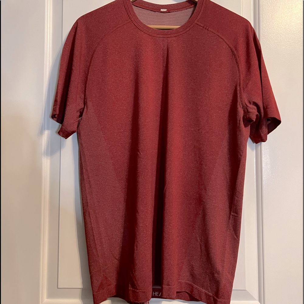 Lululemon men’s workout shirt